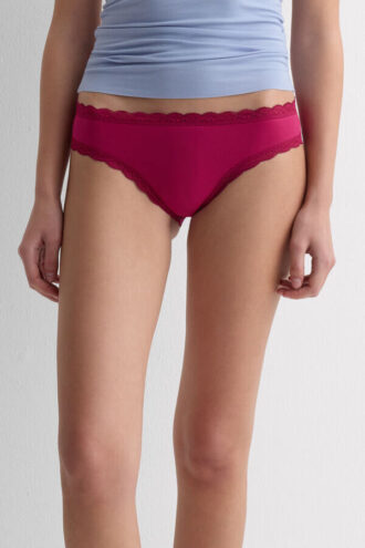 Bavlněné a krajkové kalhotky