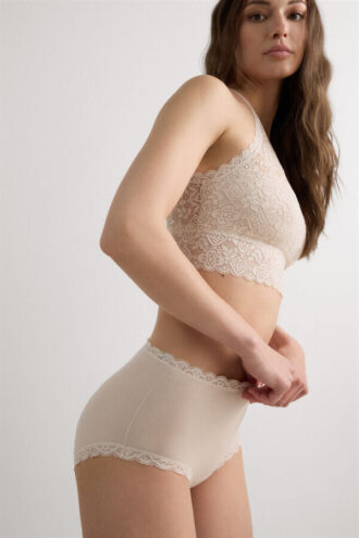 Bavlněné a krajkové kalhotky s vysokým pasem