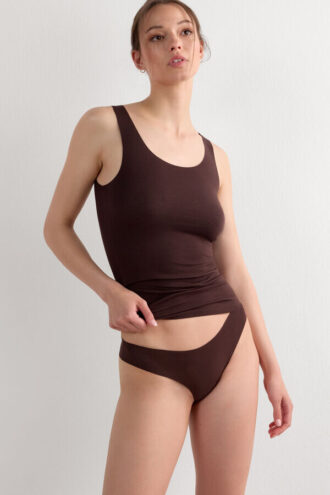 Bavlněné tílko s kulatým výstřihem a nezpracovanými okraji