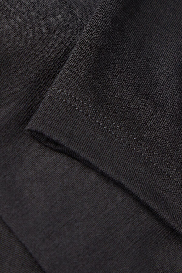 Dlouhý rukáv, vysoký límec, merino vlna Dlouhý rukáv, vysoký límec, merino vlna