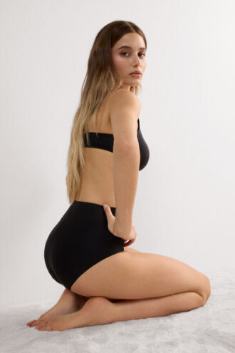 Kalhotky z mikrovlákna s nezačištěnými okraji