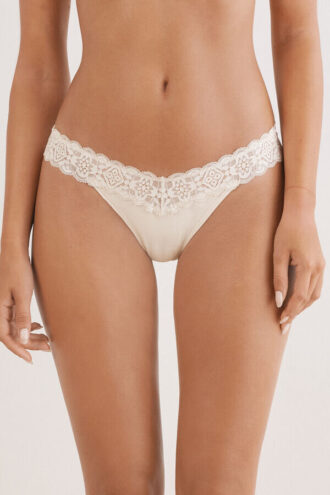 Krajka a bavlna, Brazilian kalhotky ve stylu 80. let