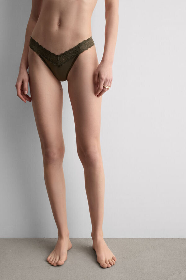 Krajka a mikrovlákno Brazilian kalhotky ve stylu 80. let Krajka a mikrovlákno Brazilian kalhotky ve stylu 80. let