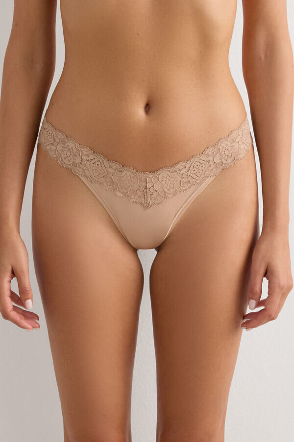 Krajka a mikrovlákno Brazilian kalhotky ve stylu 80. let Krajka a mikrovlákno Brazilian kalhotky ve stylu 80. let