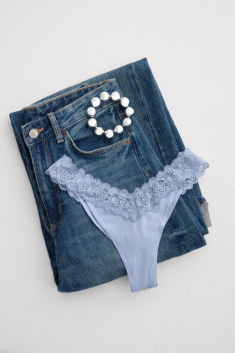 Krajka a mikrovlákno Brazilian kalhotky ve stylu 80. let