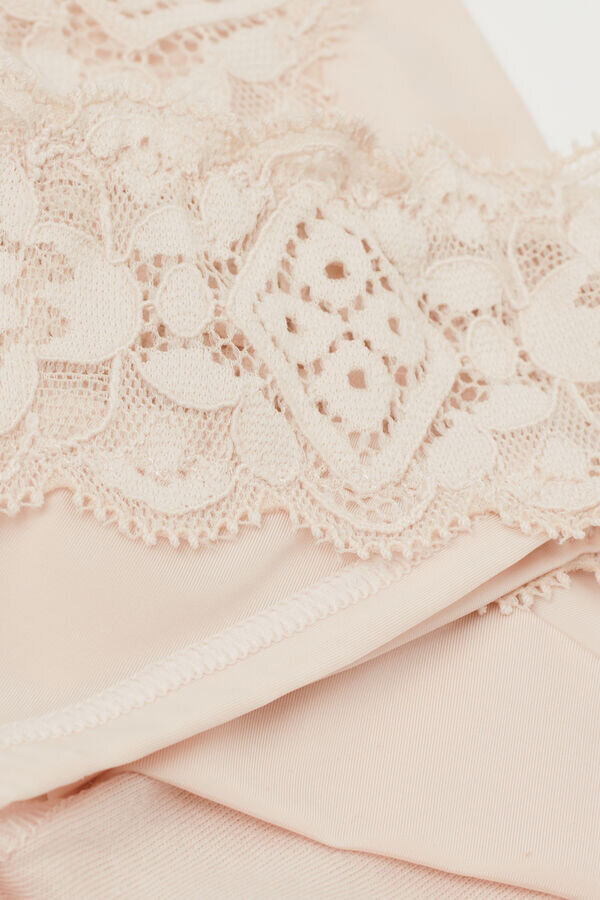 Krajka a mikrovlákno Brazilian kalhotky ve stylu 80. let Krajka a mikrovlákno Brazilian kalhotky ve stylu 80. let