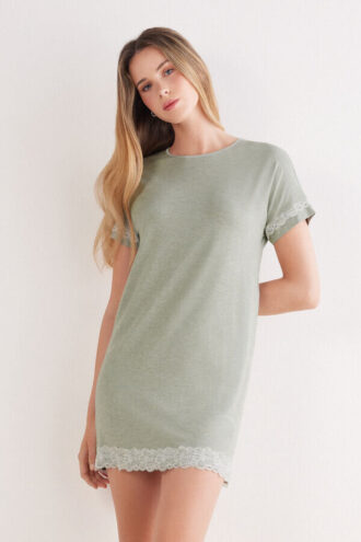 Krajkové krátké noční košile