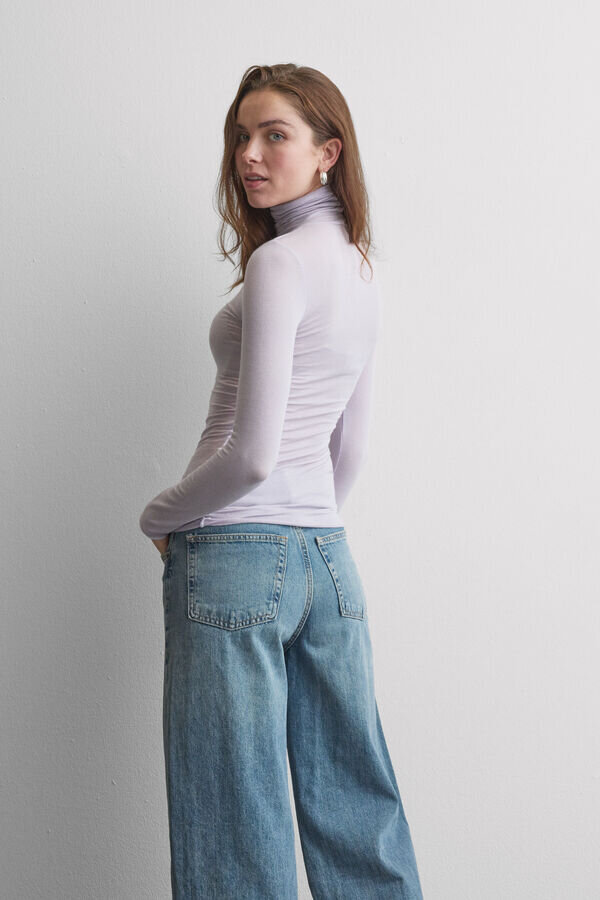 Modální kašmírové ultralehké tričko s vysokým výstřihem Modální kašmírové ultralehké tričko s vysokým výstřihem