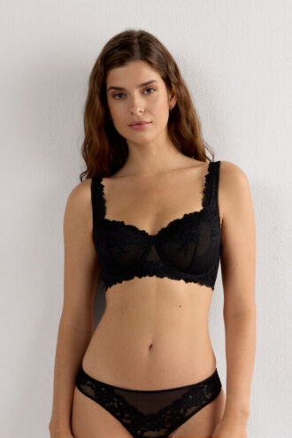 Podprsenka Daniela s balconette střihem a Pretty Flowers