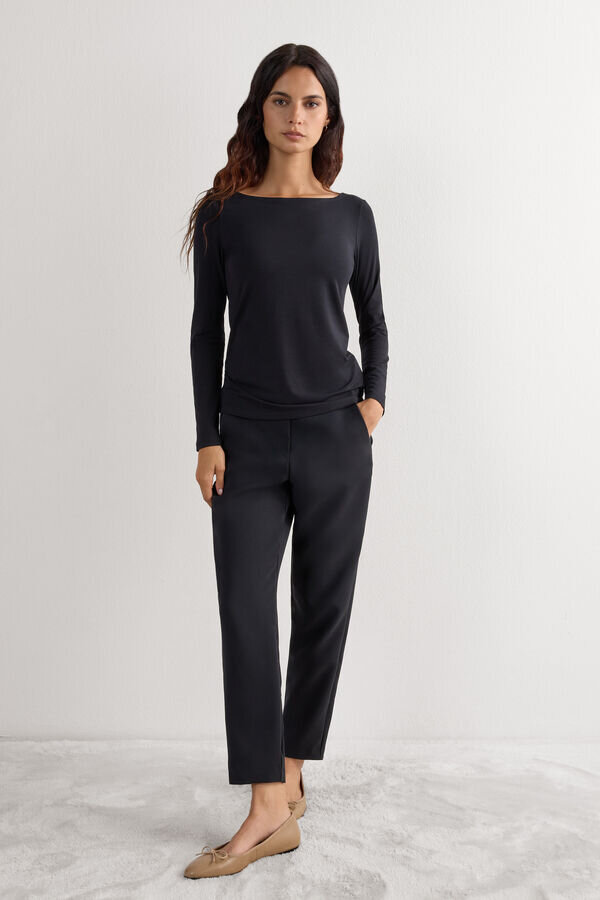 Top s dlouhým rukávem a lodním výstřihem z mikromodalu Top s dlouhým rukávem a lodním výstřihem z mikromodalu