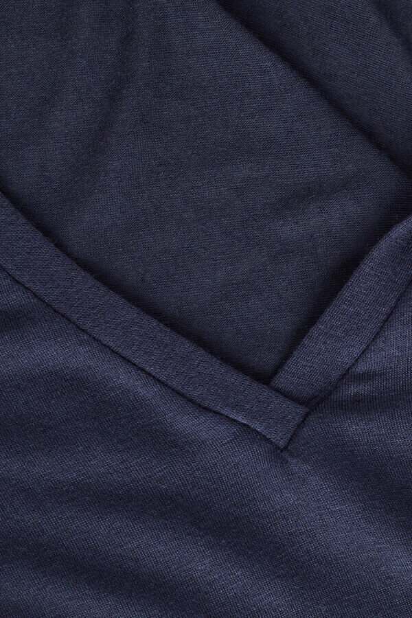 Top s výstřihem do V z ultralehkého modalu s kašmírem Top s výstřihem do V z ultralehkého modalu s kašmírem