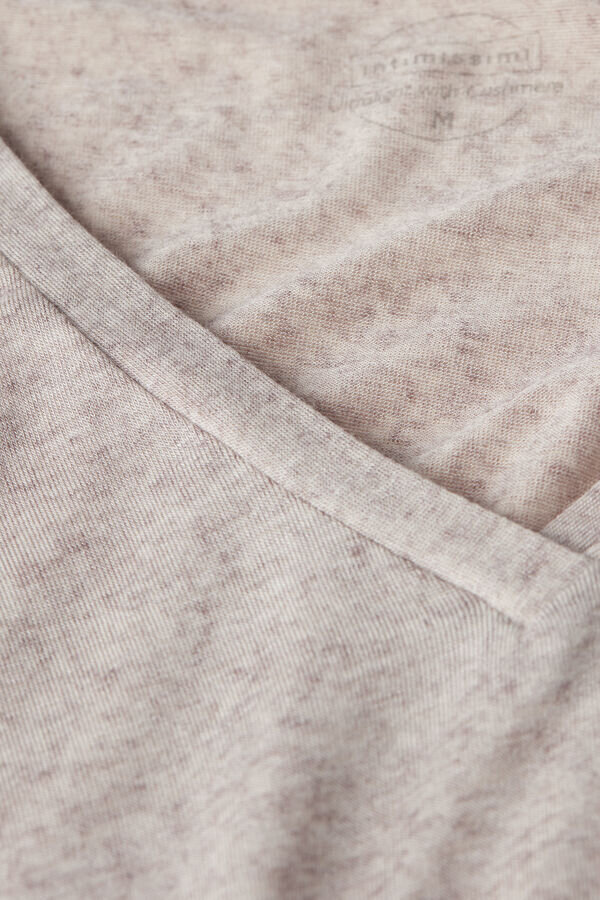 Top s výstřihem do V z ultralehkého modalu s kašmírem Top s výstřihem do V z ultralehkého modalu s kašmírem