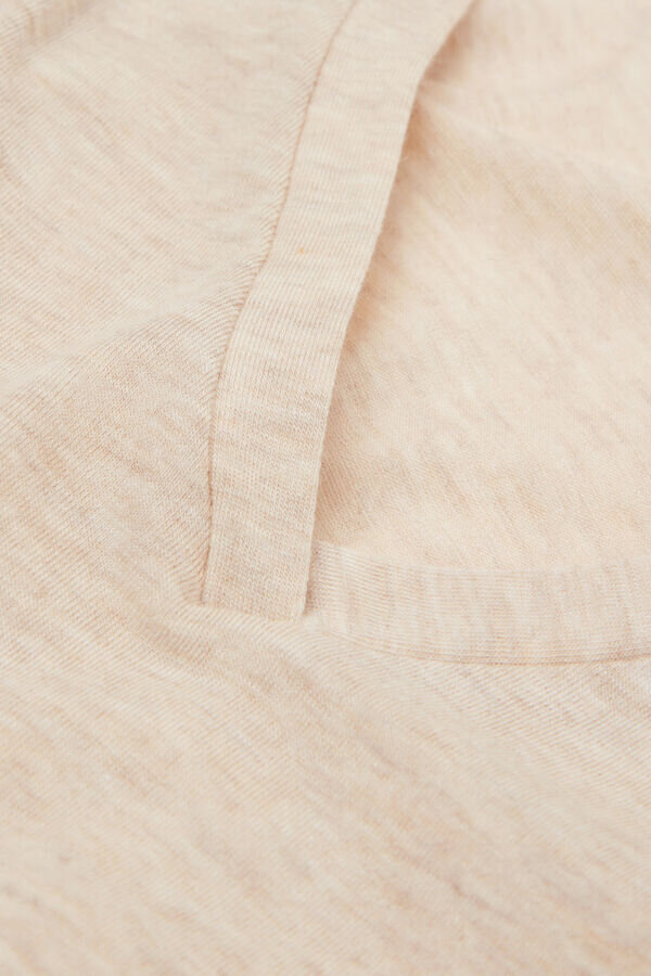 Top s výstřihem do V z ultralehkého modalu s kašmírem Top s výstřihem do V z ultralehkého modalu s kašmírem