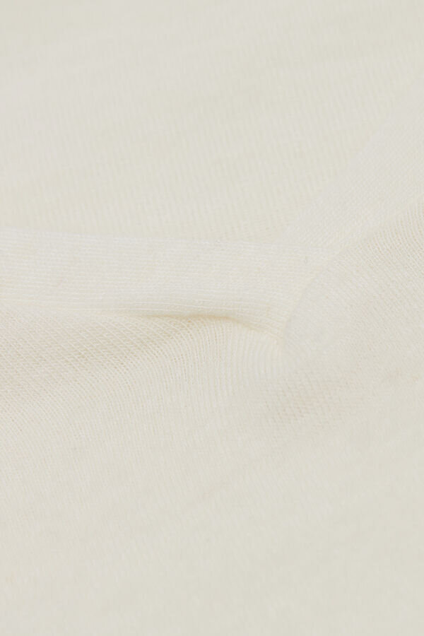 Top s výstřihem do V z ultralehkého modalu s kašmírem Top s výstřihem do V z ultralehkého modalu s kašmírem