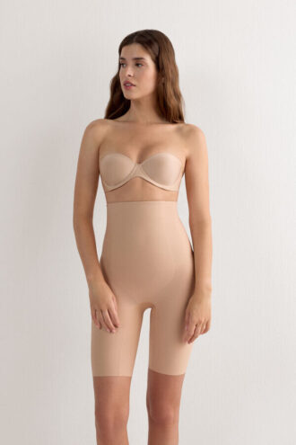 Tvarující šortky z bezešvého mikrovlákna