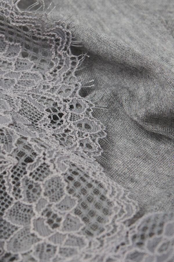 Ultralehká kašmírová halenka s dlouhým rukávem a krajkou Ultralehká kašmírová halenka s dlouhým rukávem a krajkou